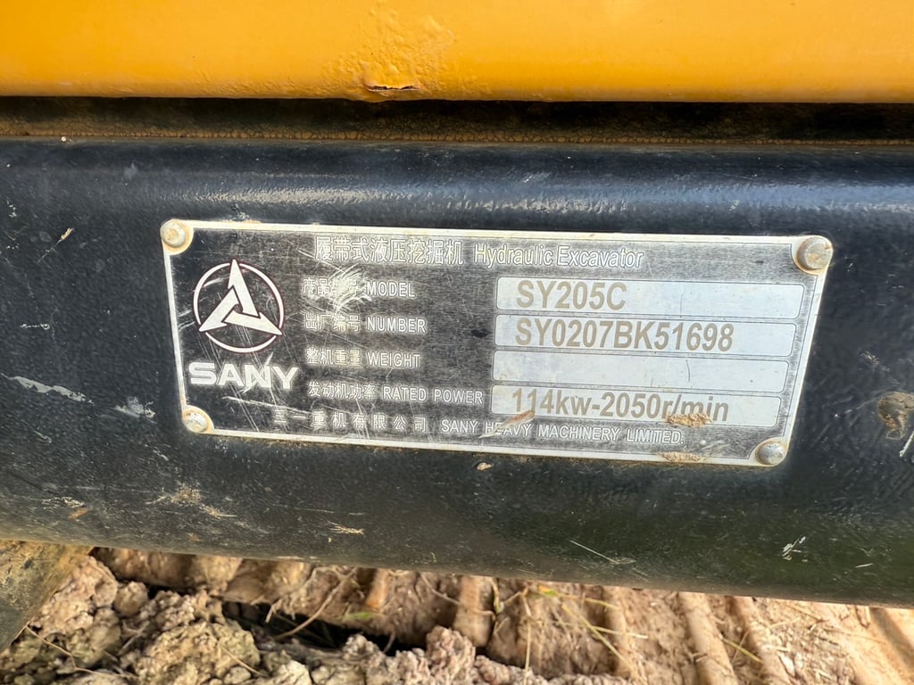 ขาย 795,000 SANY SY 205C 12,000 ชม. ไฟฟ้าครบ เครื่องดี ปั้มแรง เอวแน่น ช่วงล่างเต็ม รถพร้อมใช้งาน สนใจติดต่อได้ครับ 090-772-3710 090-772-3708