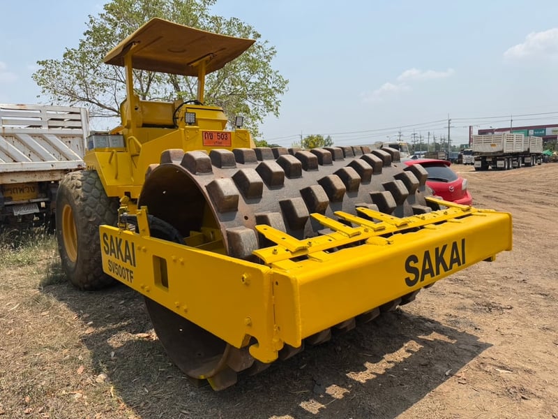 #ขาย 695,000 รถบดล้อหนาม 10 ตัน เล่มทะเบียน  SAKAI SV 500 TF 2 เพลา  เครื่องดี ปั้มสั่นแรง เอวแน่น เล่มทะเบียนพร้อมโอน