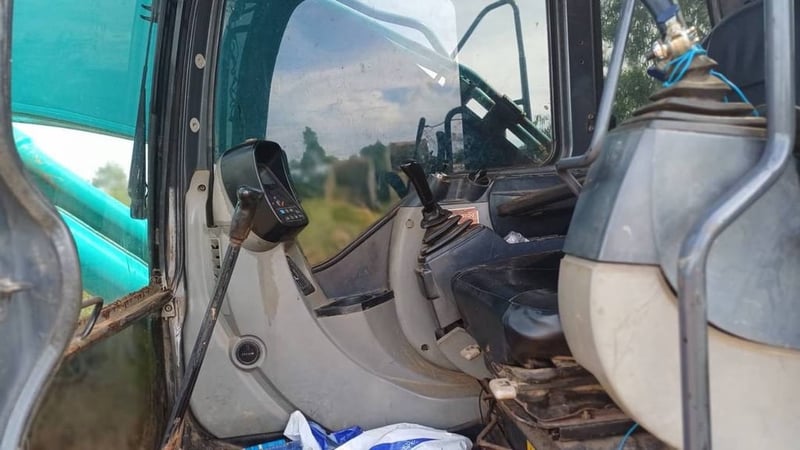 ขาย 580,000 KOBELCO sk 200-8 yn11 ไฟฟ้าครบ เครื่องดี ปั้มแรง เอวแน่น ช่วงล่างสวย ขาย 580,000 KOBELCO sk 200-8 yn11 ไฟฟ้าครบ เครื่องดี ปั้มแรง เอวแน่น ช่วงล่างสวย