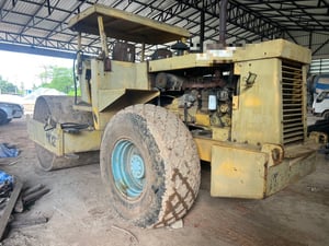 ขาย 295,000 รถบด 12 ตัน เล่มทะเบียน VIBROMAX.2000=W.1102 สั่นสะเทือน 2 เพลา เครื่องดี ปั้มสั่นแรง พร้อมใช้งานเอกสารพร้อมโอน 