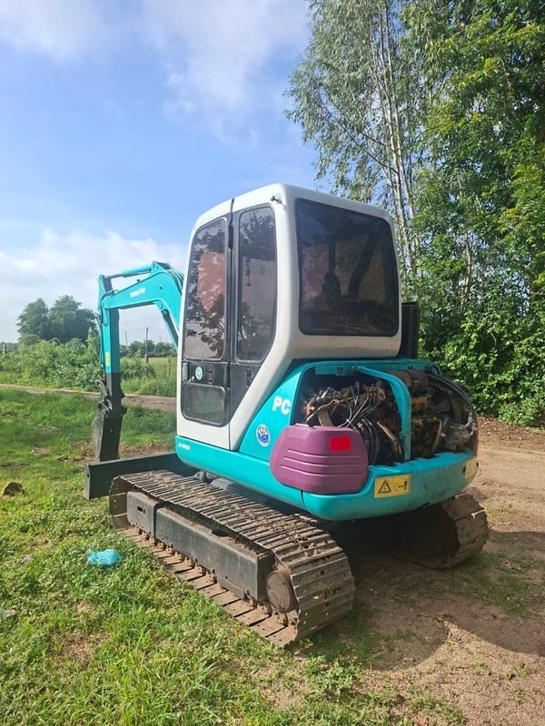 ขาย 265,000 KOMATSU pc 40-7 ปั้มนิ้วแรง เครื่องดี เอวแน่น ช่วงล่างเต็ม หัวเก๋งแอร์เย็น ขาย 265,000 KOMATSU pc 40-7 ปั้มนิ้วแรง เครื่องดี เอวแน่น ช่วงล่างเต็ม หัวเก๋งแอร์เย็น