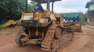ขาย 395,000 รถแทรคเตอร์ CAT D 4 H เล่มทะเบียน เกียร์ตัดแรง เครื่องดี ช่วงล่างสวย รถพร้อมใช้งาน 