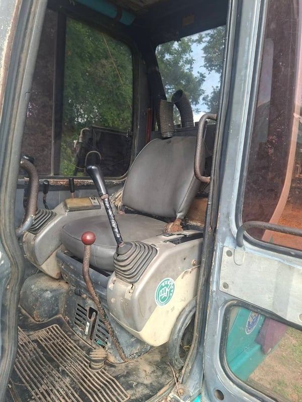 ขาย 265,000 KOMATSU pc 40-7 ปั้มนิ้วแรง เครื่องดี เอวแน่น ช่วงล่างเต็ม หัวเก๋งแอร์เย็น ขาย 265,000 KOMATSU pc 40-7 ปั้มนิ้วแรง เครื่องดี เอวแน่น ช่วงล่างเต็ม หัวเก๋งแอร์เย็น