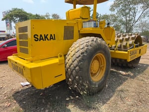 #ขาย 695,000 รถบดล้อหนาม 10 ตัน เล่มทะเบียน  SAKAI SV 500 TF 2 เพลา  เครื่องดี ปั้มสั่นแรง เอวแน่น เล่มทะเบียนพร้อมโอน