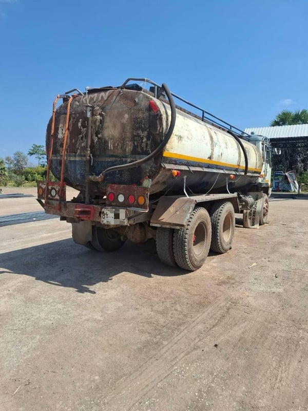 ขาย 425,000 รถ 10 ล้อบรรทุกน้ำ MITSUBISHI เครื่องดี ยางดี ครีชซีสวย ถัวน้ำสวย อุปกรณ์ดูด สเปรย์ พร้อมใช้งาน เอกสารพร้อมโอน 