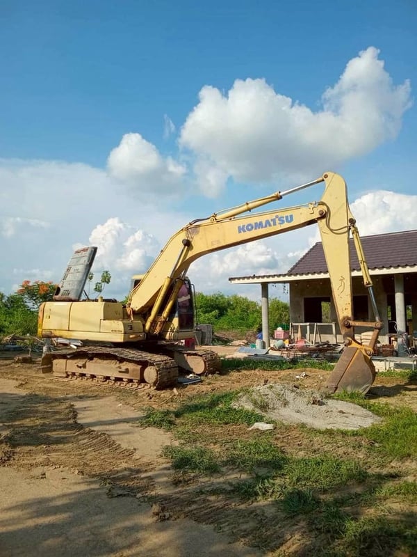 ขาย 450,000 KOMATSU pc 200-7 เล่มทะเบียน ไฟฟ้าครบ เครื่องดี ปั้มแรง เอวดี ช่วงล่างดี 