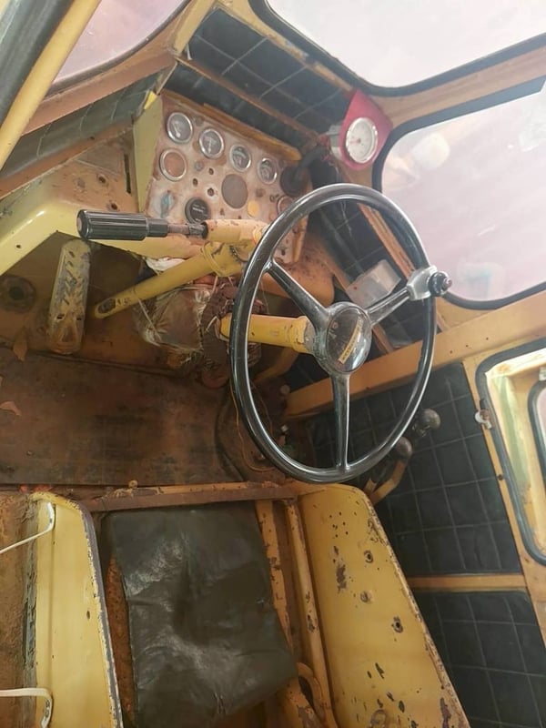 ขาย XXX,XXX รถตักล้อยาง  CAT 966C มี 2 คัน    รถตักล้อยาง CAT 966C เครื่องยนต์ CAT 3306(6 สูบ)170 แรงม้า