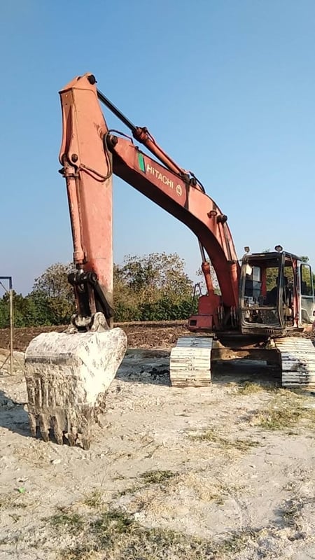 ขาย 180,000 รถแบคโฮ HITACHI EX 200-2 เครื่องดี ช่วงล่างดี