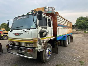 สิบล้อดั้ม