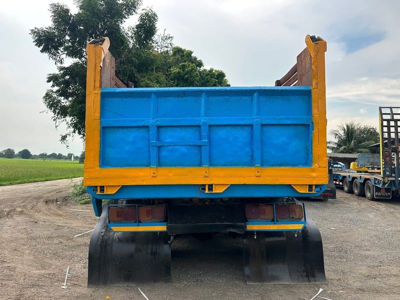 สิบล้อดั้ม