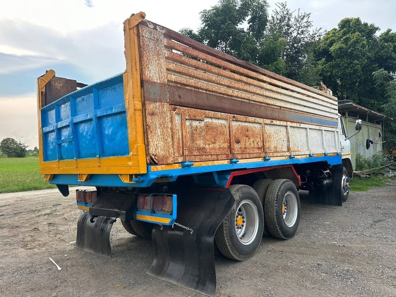 สิบล้อดั้ม