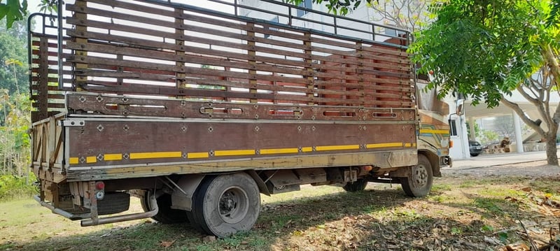 HINO KM779 117แรงม้า รถบรรทุก 6ล้อ กระบะคอกสูง ปี1990 ราคา 95,000 บาท HINO KM779 117แรงม้า รถบรรทุก 6ล้อ กระบะคอกสูง ปี1990 ราคา 95,000 บาท