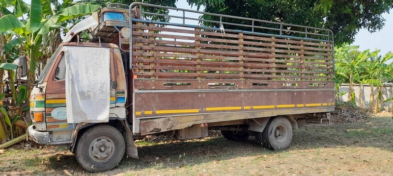 HINO KM779 117แรงม้า รถบรรทุก 6ล้อ กระบะคอกสูง ปี1990 ราคา 95,000 บาท HINO KM779 117แรงม้า รถบรรทุก 6ล้อ กระบะคอกสูง ปี1990 ราคา 95,000 บาท