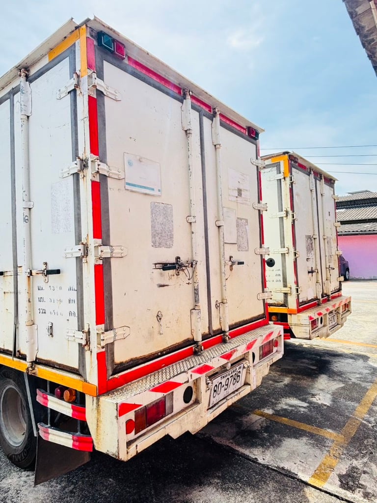 ขายรถบรรทุก HINO รุ่น MNKACL 6 ล้อ ปี2557
