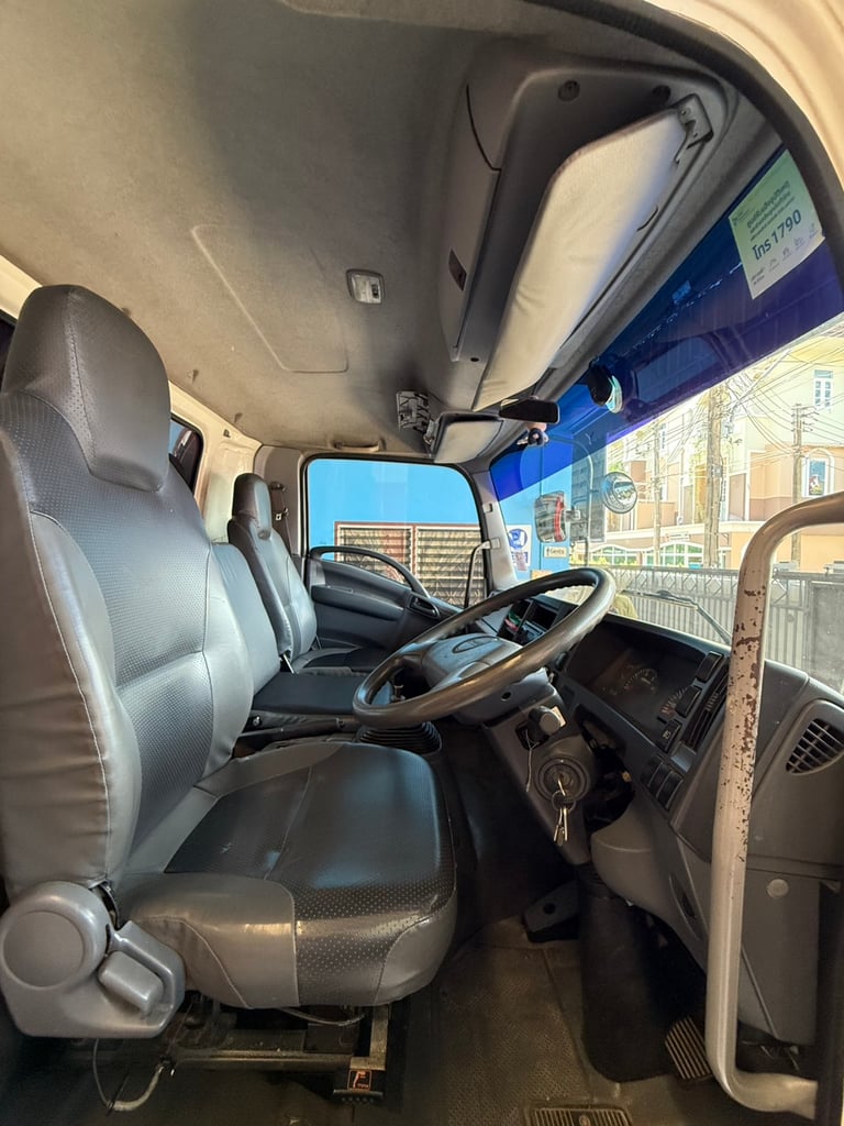 ขายISUZU FRR 210แรงม้า รถบรรทุก 6ล้อ ตู้แห้ง ปี2011 