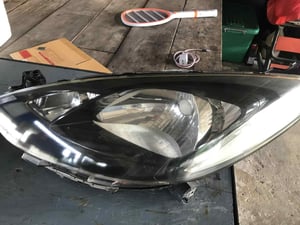 ไฟหน้า มาสด้า