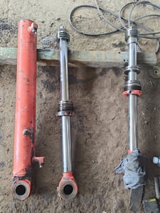 บริษัท พีแอนด์ซี เจริญกิจฯ รับซ่อมและทำสีรถแม็คโครทุกขนาด