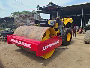 บริษัท พีแอนด์ซี เจริญกิจฯ รับซ่อมและทำสีรถแม็คโครทุกขนาด