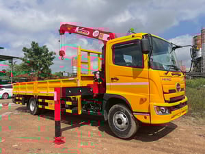 ขายเครนใหม่  3ตันขาสลับ ยี่ห้อ UNIC รุ่น URV370K **ขายเฉพาะเครน**