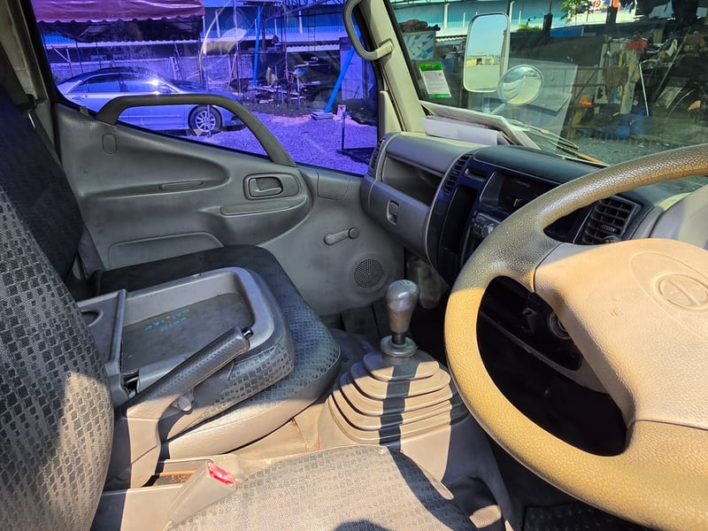 ขายถูก 6ล้อ hino 136แรง