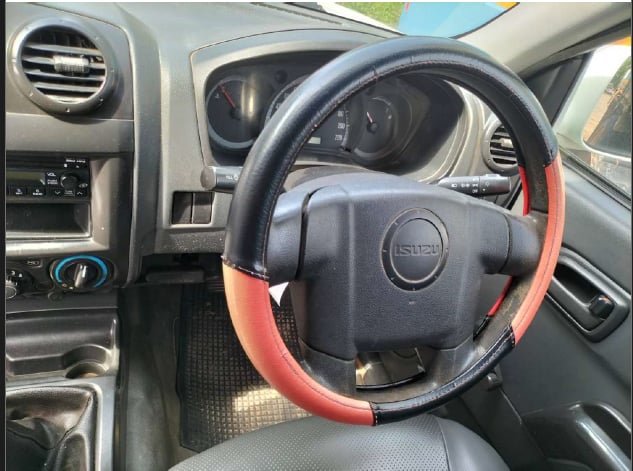 ขายรถกะบะพร้อมตู้ทึบหลัง ISUZU มือสอง สีขาว จ.ร้อยเอ็ด