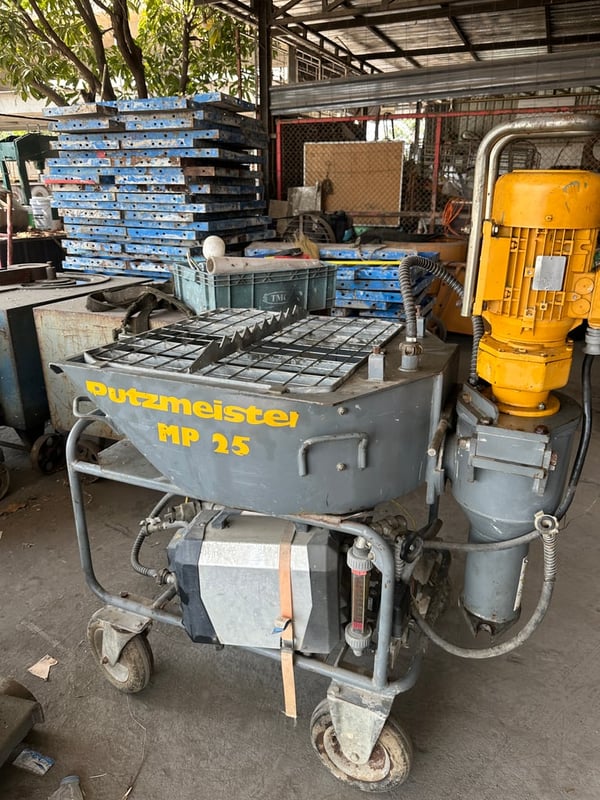 เครื่องพ่นปูนฉาบ putzmeister mp25 เยอรมัน