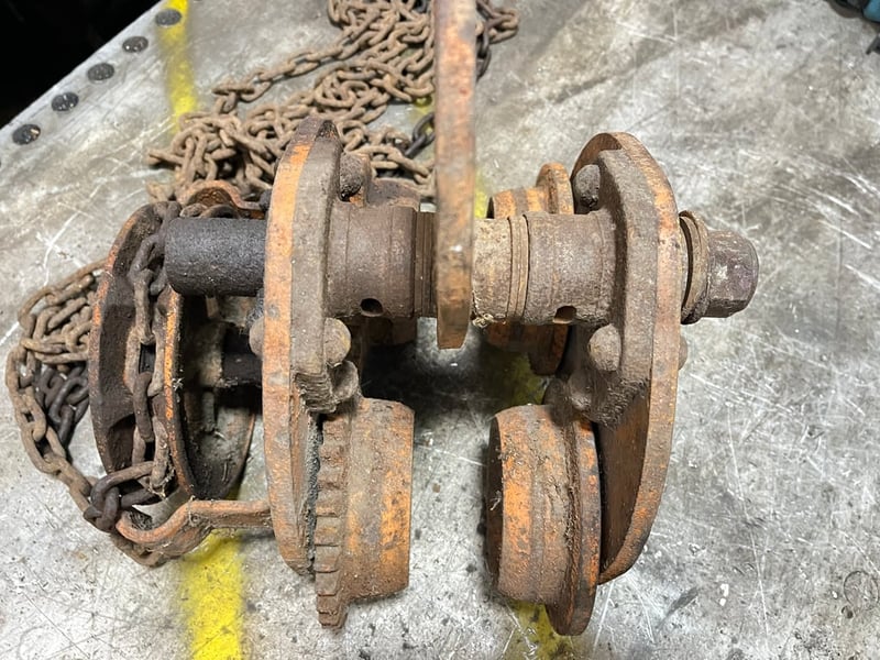 ขาย รอกราง Vital ขนาด 2ตัน ขาย รอกราง Vital ขนาด 2ตัน