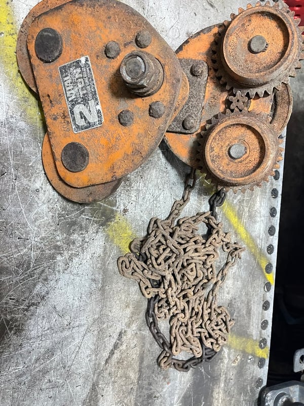 ขาย รอกราง Vital ขนาด 2ตัน ขาย รอกราง Vital ขนาด 2ตัน