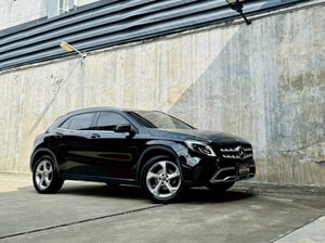 🎖️2020 Mercedes-Benz GLA200 W156🎖️