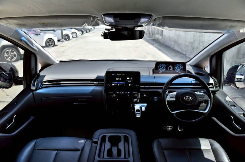 2023 แท้ HYUNDAI STARIA 2.2 Diesel Premium AT 2023 แท้ HYUNDAI STARIA 2.2 Diesel Premium AT