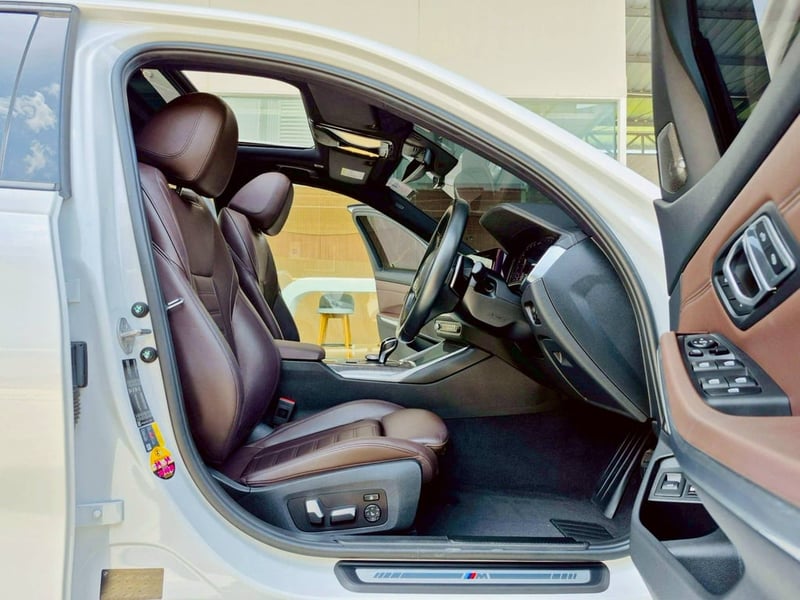 2022 BMW 330e M Sport Plug-in Hybrid โฉม G20 2022 BMW 330e M Sport Plug-in Hybrid โฉม G20