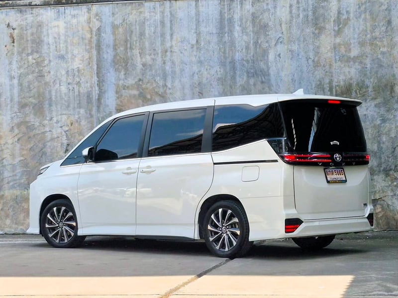 2024 Toyota Voxy Hybrid S-Z 2024 Toyota Voxy Hybrid S-Z