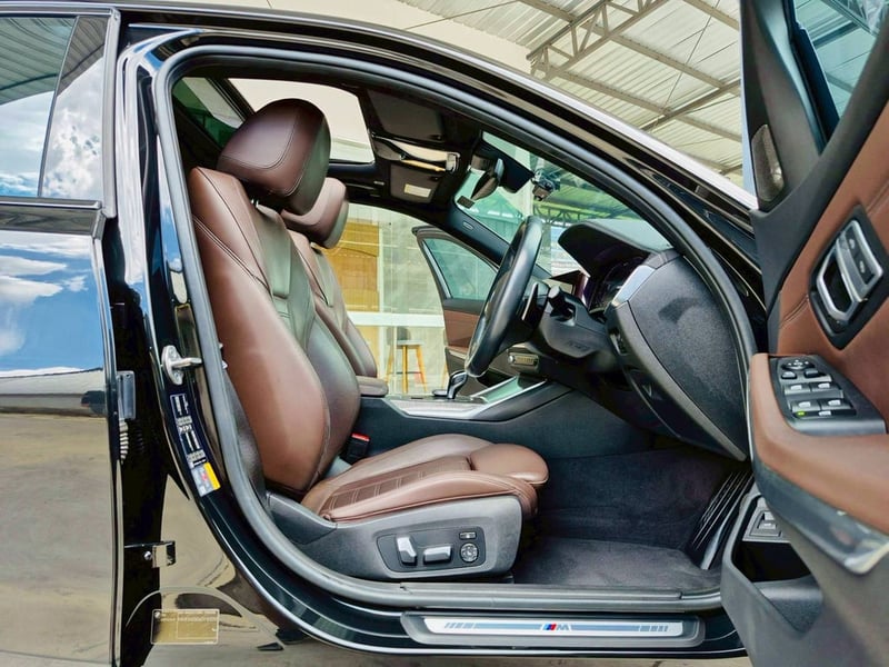 2022 BMW 330e M Sport Plug-in Hybrid โฉม G20