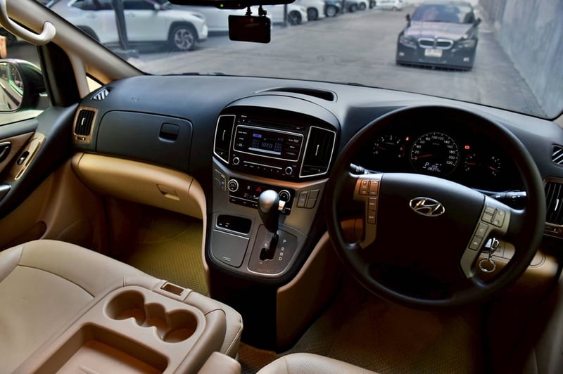 2023 แท้ มือเดียว Hyundai H-1 Elite NS