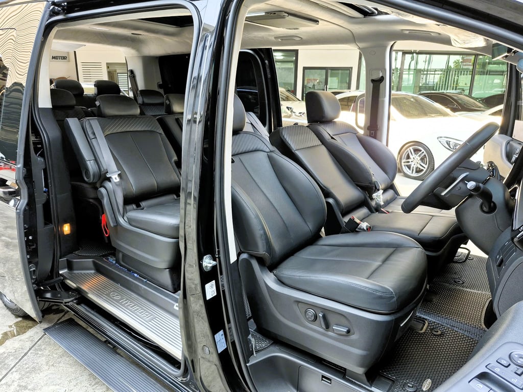 2023 HYUNDAI STARIA 2.2 Diesel Premium with Sunroof AT 2023 HYUNDAI STARIA 2.2 Diesel Premium with Sunroof AT