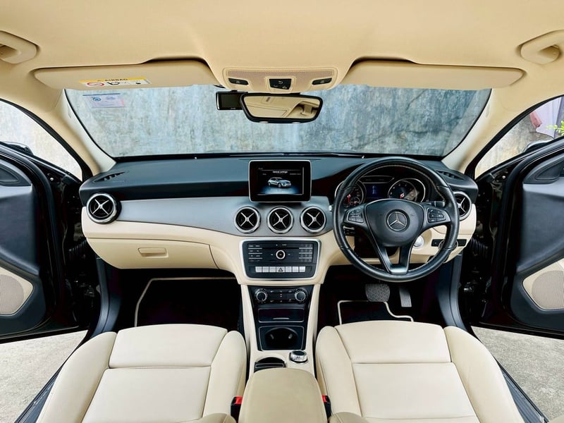 🎖️2020 Mercedes-Benz GLA200 W156🎖️