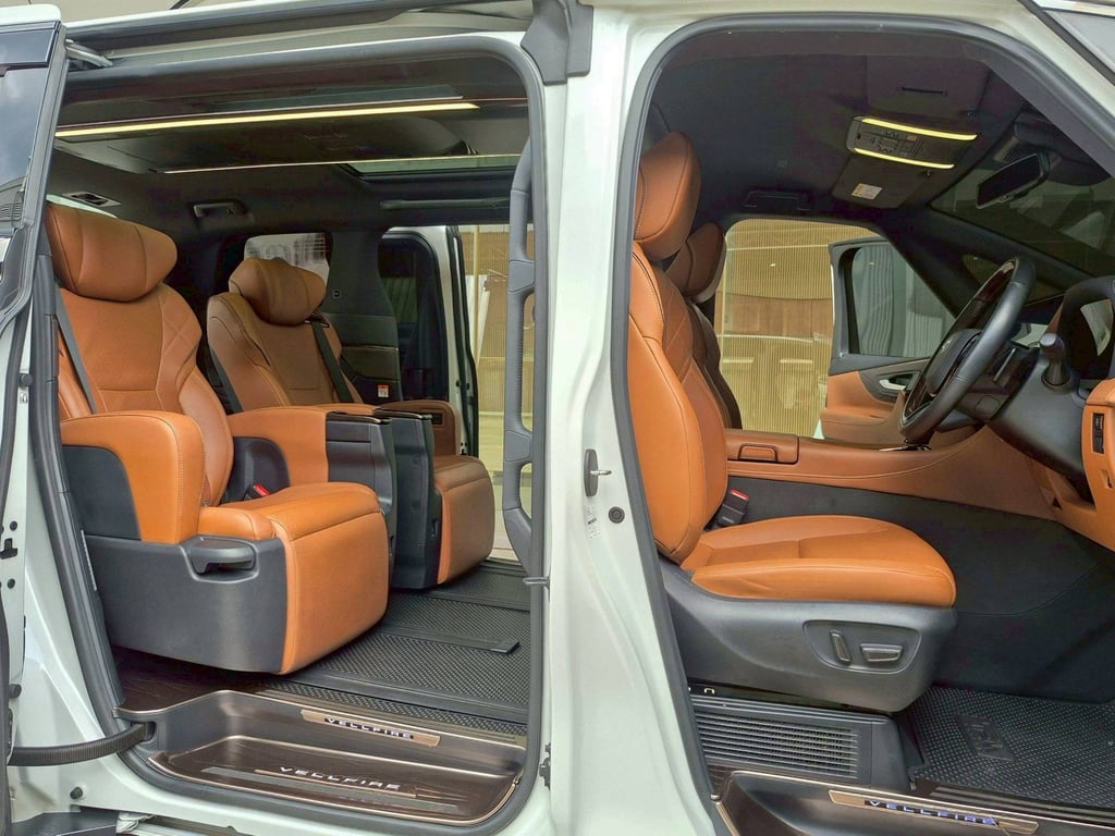 2024 แท้ Toyota Vellfire 2.5 Hybrid Z Premier E-FOUR 40 Series