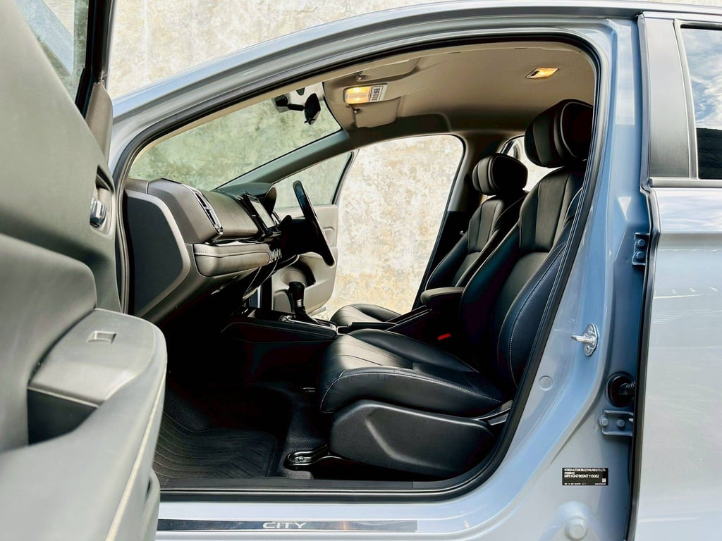 2022 แท้ Honda City Hatchback 1.0 TURBO SV CVT 2022 แท้ Honda City Hatchback 1.0 TURBO SV CVT