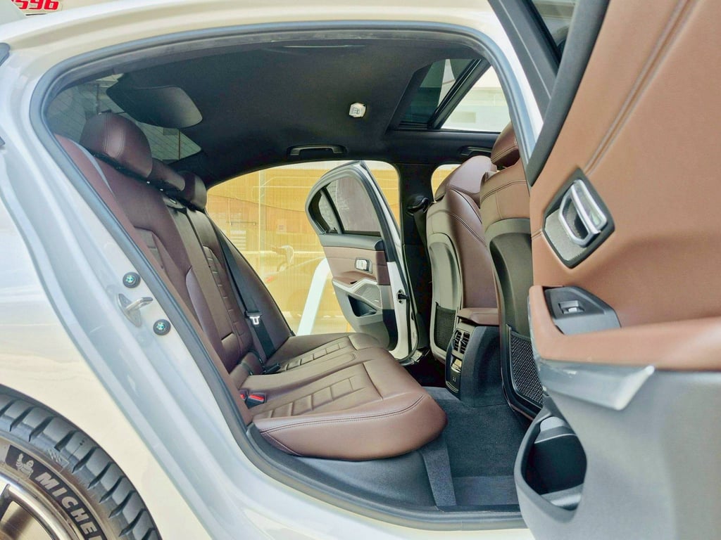 2022 BMW 330e M Sport Plug-in Hybrid โฉม G20