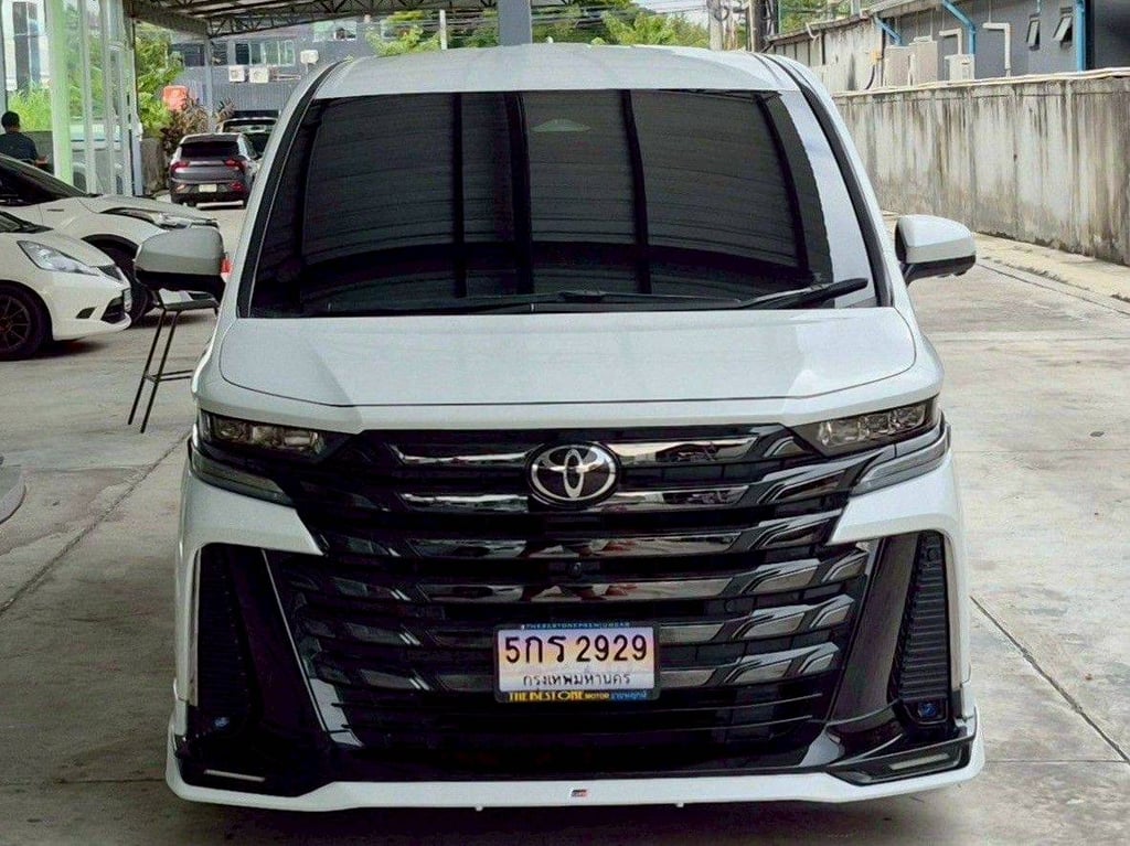 2024 แท้ Toyota Vellfire 2.5 Hybrid Z Premier E-FOUR 40 Series