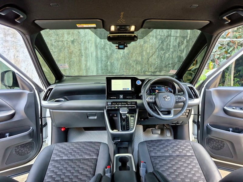 2024 Toyota Voxy Hybrid S-Z 2024 Toyota Voxy Hybrid S-Z