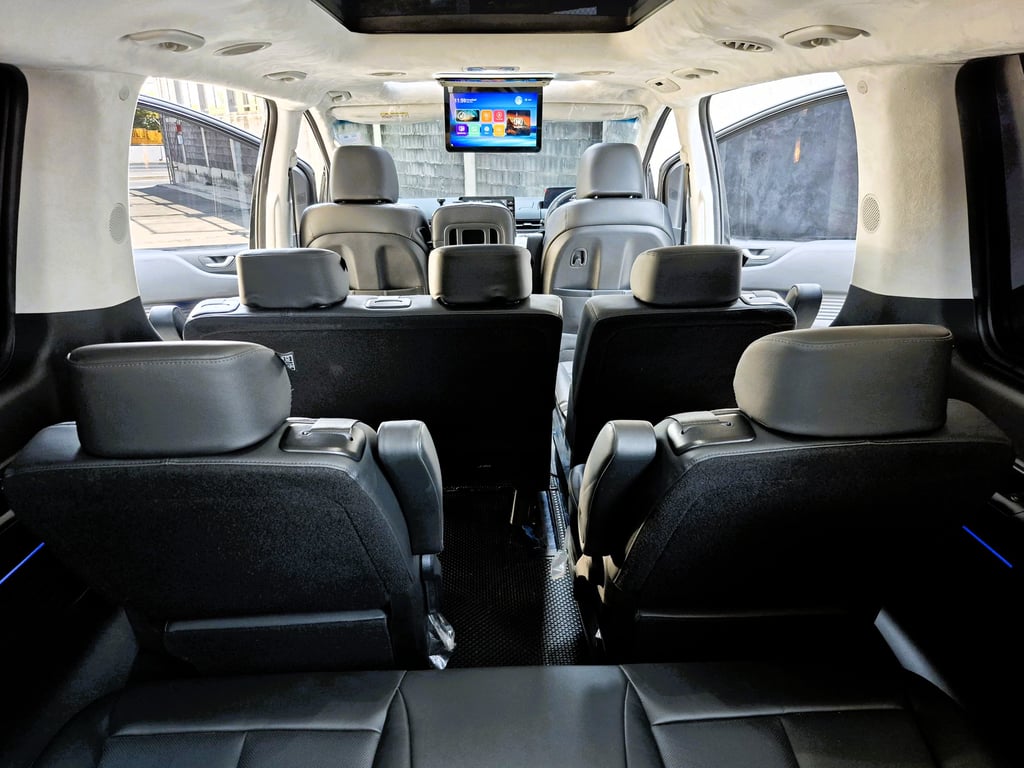 2023 HYUNDAI STARIA 2.2 Diesel Premium with Sunroof AT 2023 HYUNDAI STARIA 2.2 Diesel Premium with Sunroof AT