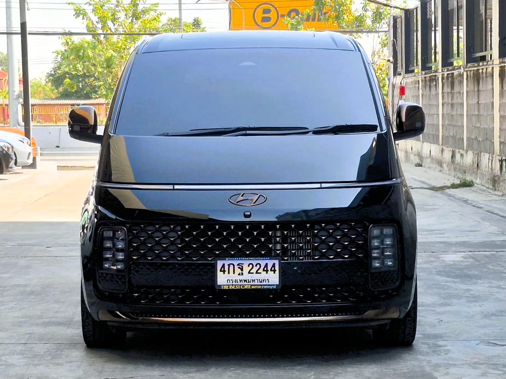 2023 HYUNDAI STARIA 2.2 Diesel Premium with Sunroof AT 2023 HYUNDAI STARIA 2.2 Diesel Premium with Sunroof AT