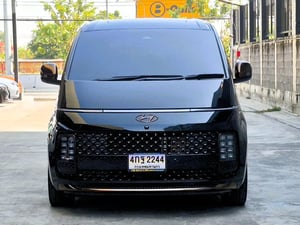 2023 HYUNDAI STARIA 2.2 Diesel Premium with Sunroof AT