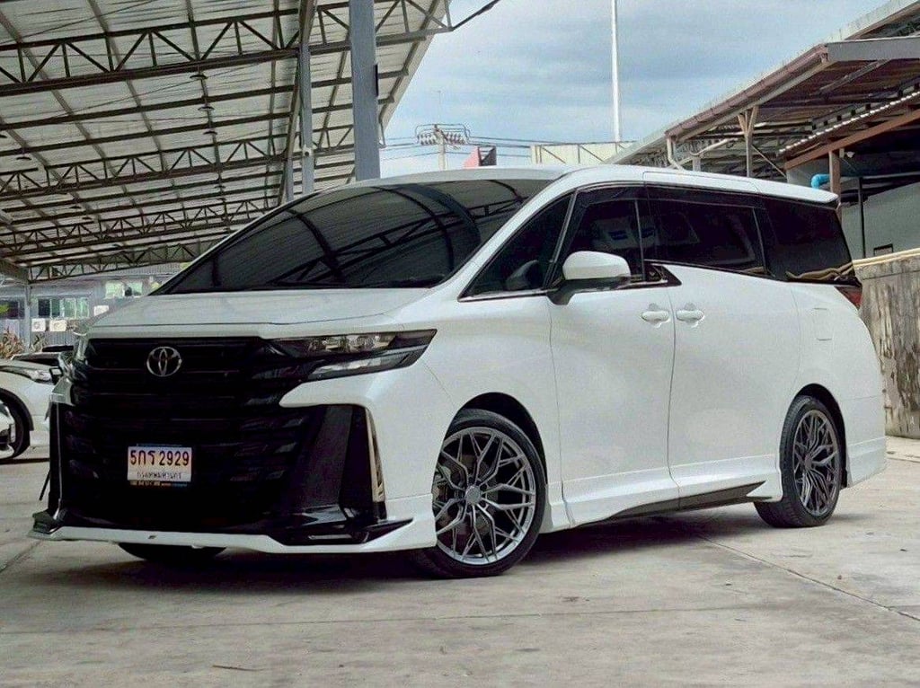 2024 แท้ Toyota Vellfire 2.5 Hybrid Z Premier E-FOUR 40 Series
