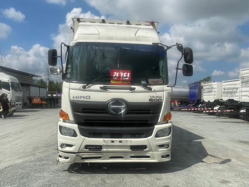 หกล้อตู้สิบบาน HINO FG8J 240 แรงม้า ปี 60 (7915) หกล้อตู้สิบบาน HINO FG8J 240 แรงม้า ปี 60 (7915)