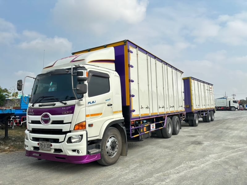 👉สิบล้อตู้สิบบาน Hino FL8J 260 แรงม้า ปี 60 (3133) Sาคา 2,100,000 บาn 👉หางตู้สิบบานสามเพลา อู่เซฟดีล ปี 2563 (4972)
