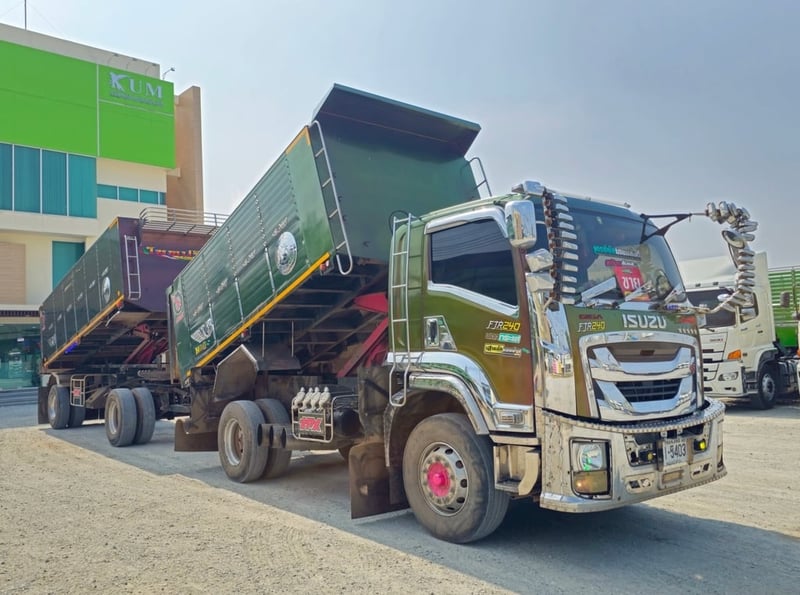 💥Vายตัดราคาพิเศษ 👉หกล้อดั้มพ์ ISUZU FTR  240 แรงม้า ปี 65 (5403) 👉หางดั้มพ์สองเพลา อู่ เดอะฟีนิกซ์ ปี 65 (5404)