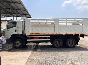 ล้างหล่อๆ รอแล้วคร้าบบ😎 เครดิตดีจัดให้ ฟรีดาวน์ไปเลย *Vายตัดเพียง 1,190,000 บาn ** เงินสดรวมVat ให้แล้ว สิบล้อดั้มพ์ อู่สามมิตร ISUZU FXZ 360 แรงม้า ปี 57 (4857) ล้างหล่อๆ รอแล้วคร้าบบ😎 เครดิตดีจัดให้ ฟรีดาวน์ไปเลย *Vายตัดเพียง 1,190,000 บาn ** เงินสดรวมVat ให้แล้ว สิบล้อดั้มพ์ อู่สามมิตร ISUZU FXZ 360 แรงม้า ปี 57 (4857)