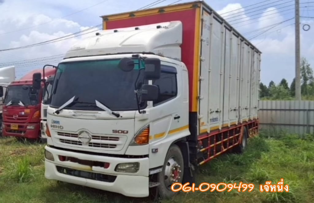 หกล้อตู้สิบบาน HINO FG8J  212 แรงม้า ปี 2556 (0988)